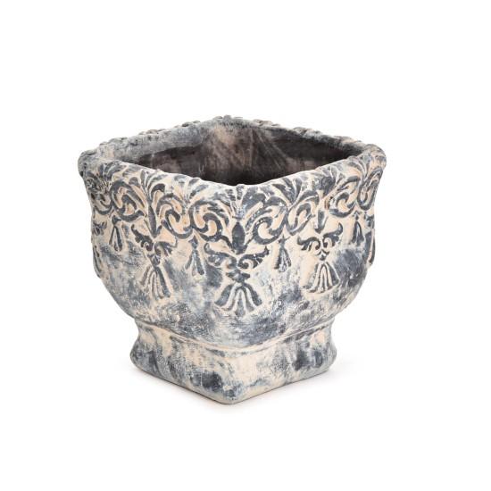 Beton Saksıda Çiçek