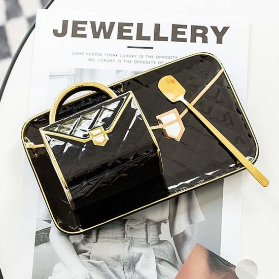 Çanta Şeklinde Fincan