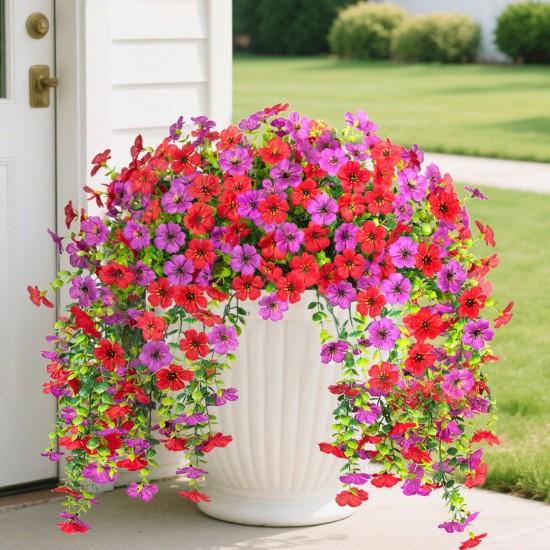 Duvardan Sarkan Yapay Çiçekler