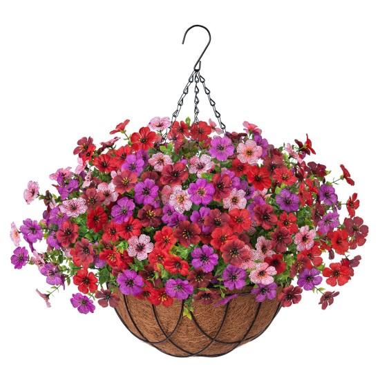 Duvardan Sarkan Yapay Çiçekler