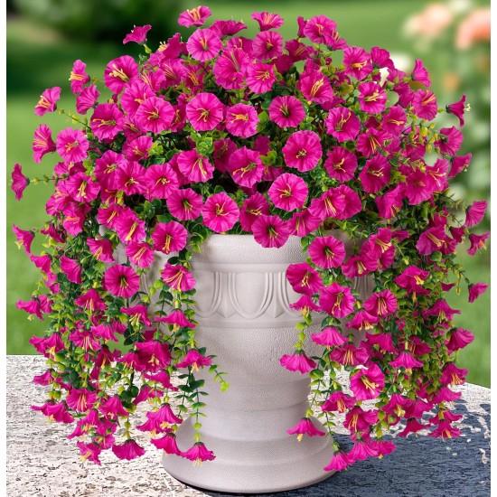 Duvardan Sarkan Yapay Çiçekler