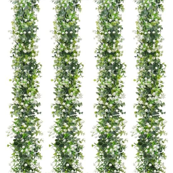 Duvardan Sarkan Yapay Çiçekler