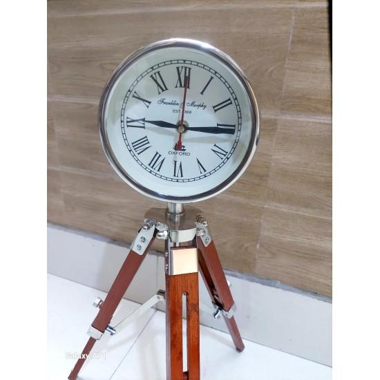 Tripod Ayaklı Saat