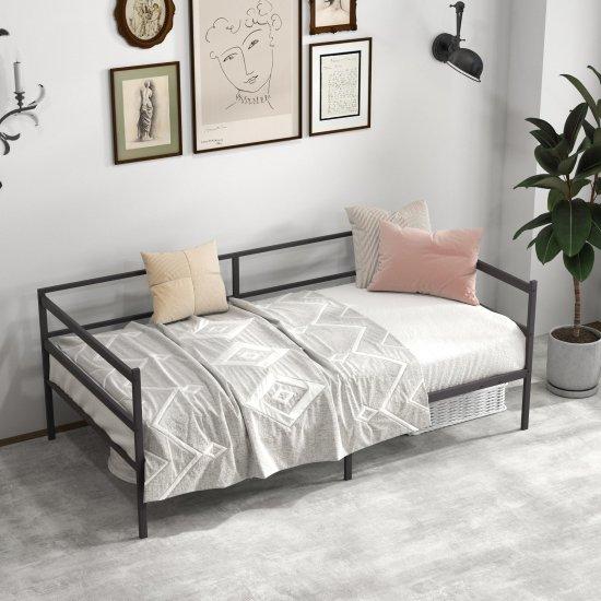 Demir Divan