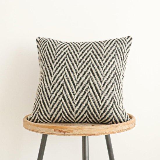 Siyah Beyaz Kırlent Kılıfı