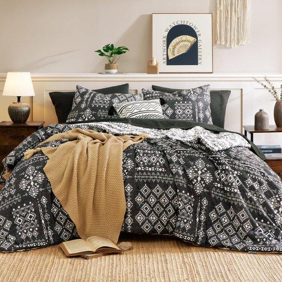 Siyah Beyaz Yatak Odası