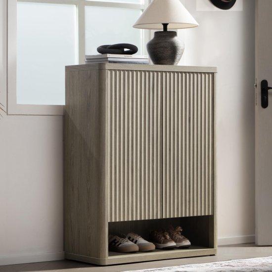 Geniş Ayakkabılık